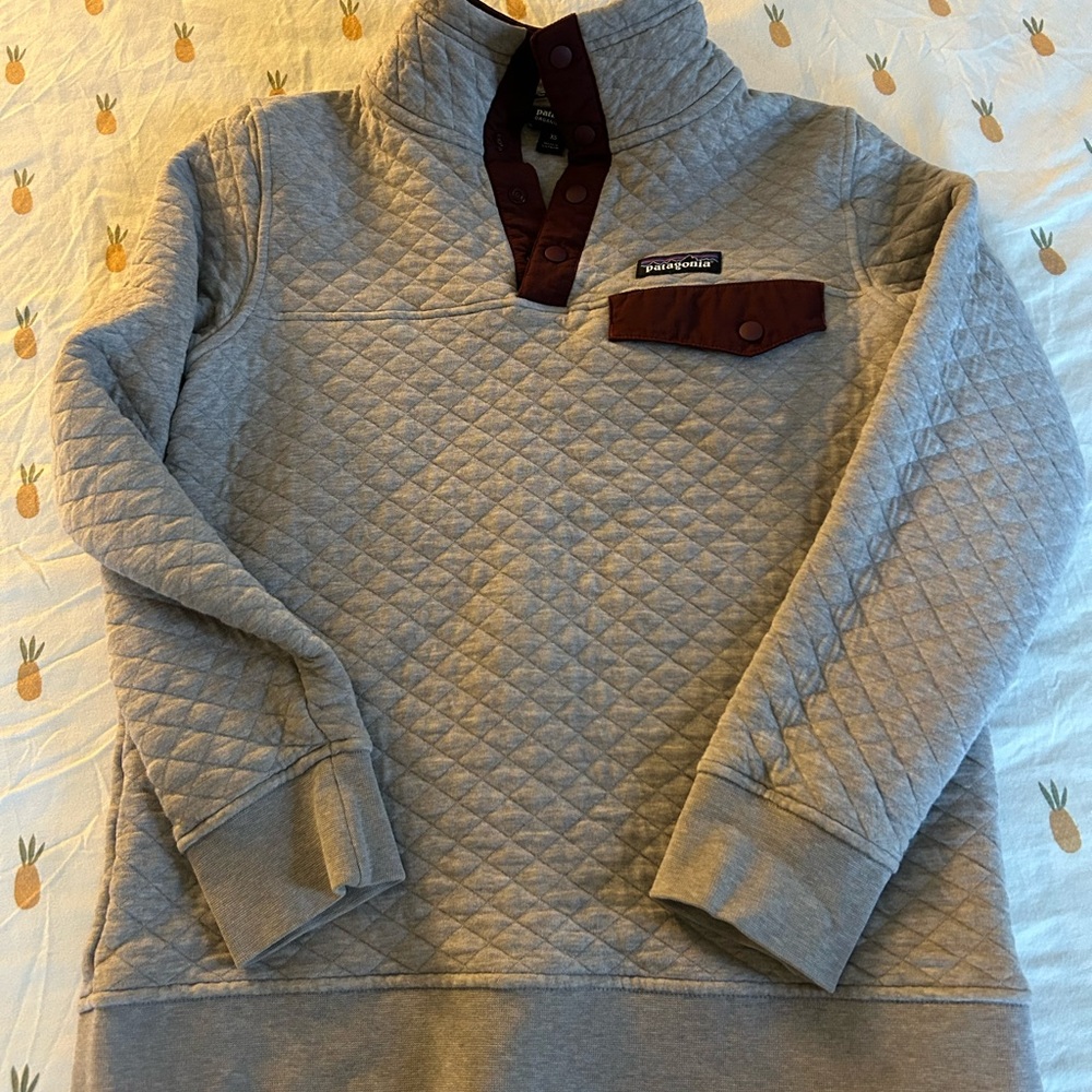 COPY - Gray Quilted Patagonia Quarter Snap